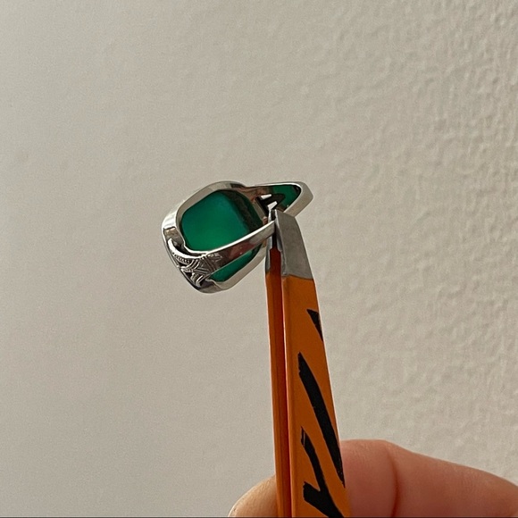 SOLD Antique Tiffany & Co 14k White Gold Sugarloaf Cabochon Chrysoprase Ring - Picture 7 of 12